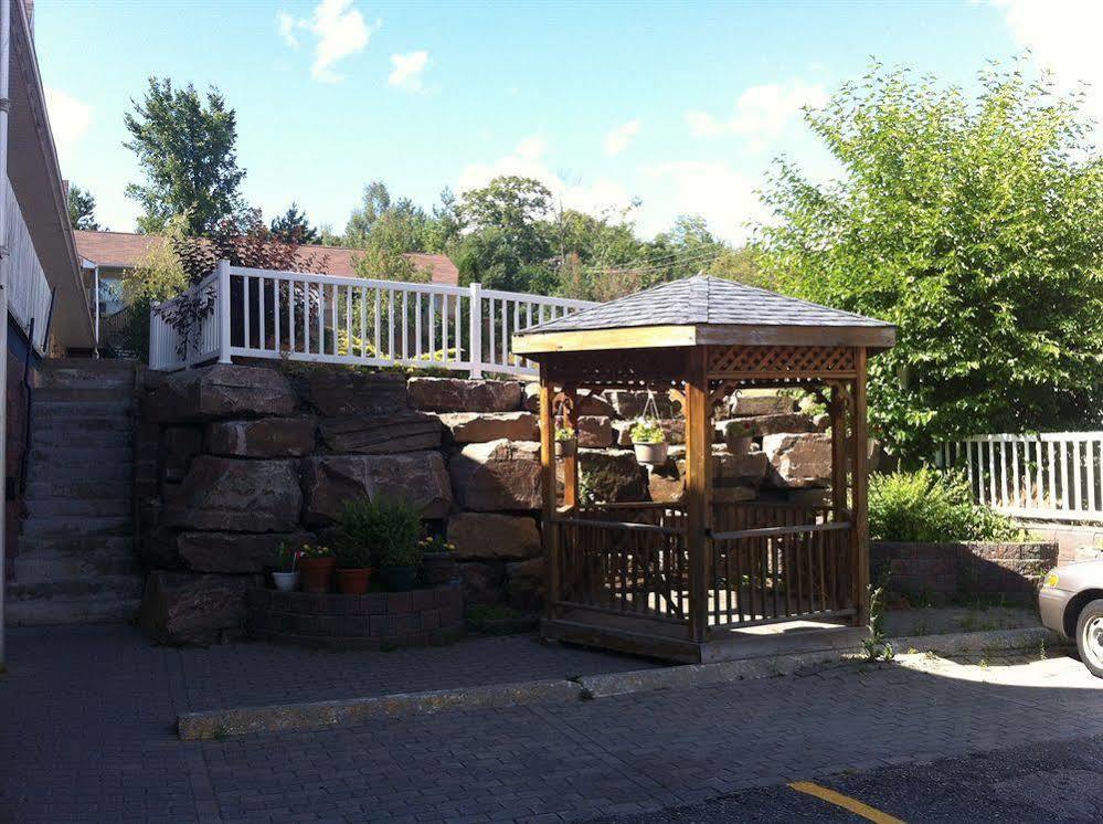 Rainbow Inn Huntsville Esterno foto